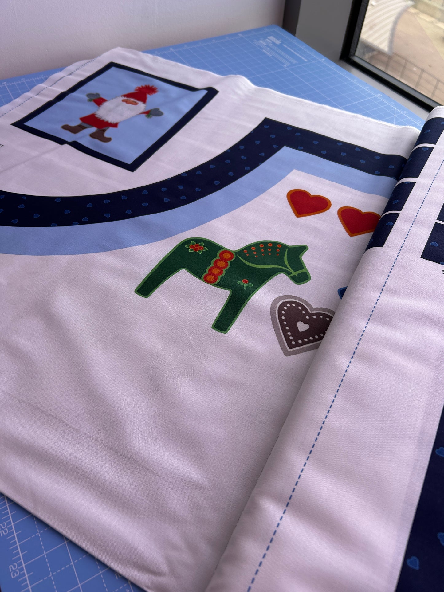 Tomtem's Folklore Christmas - apron panel