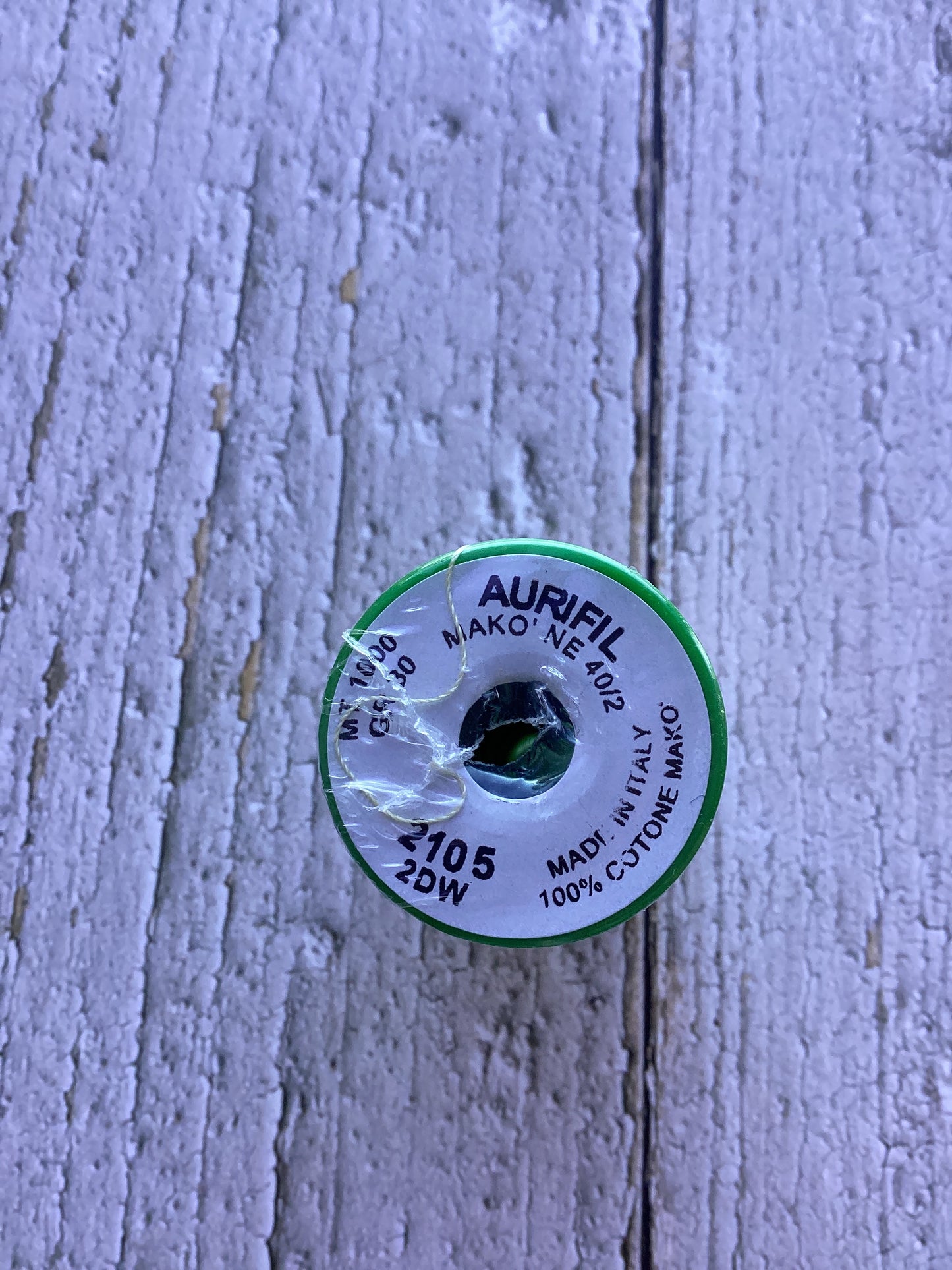 Aurifil cotton thread 40wt - 2105 pale lemon