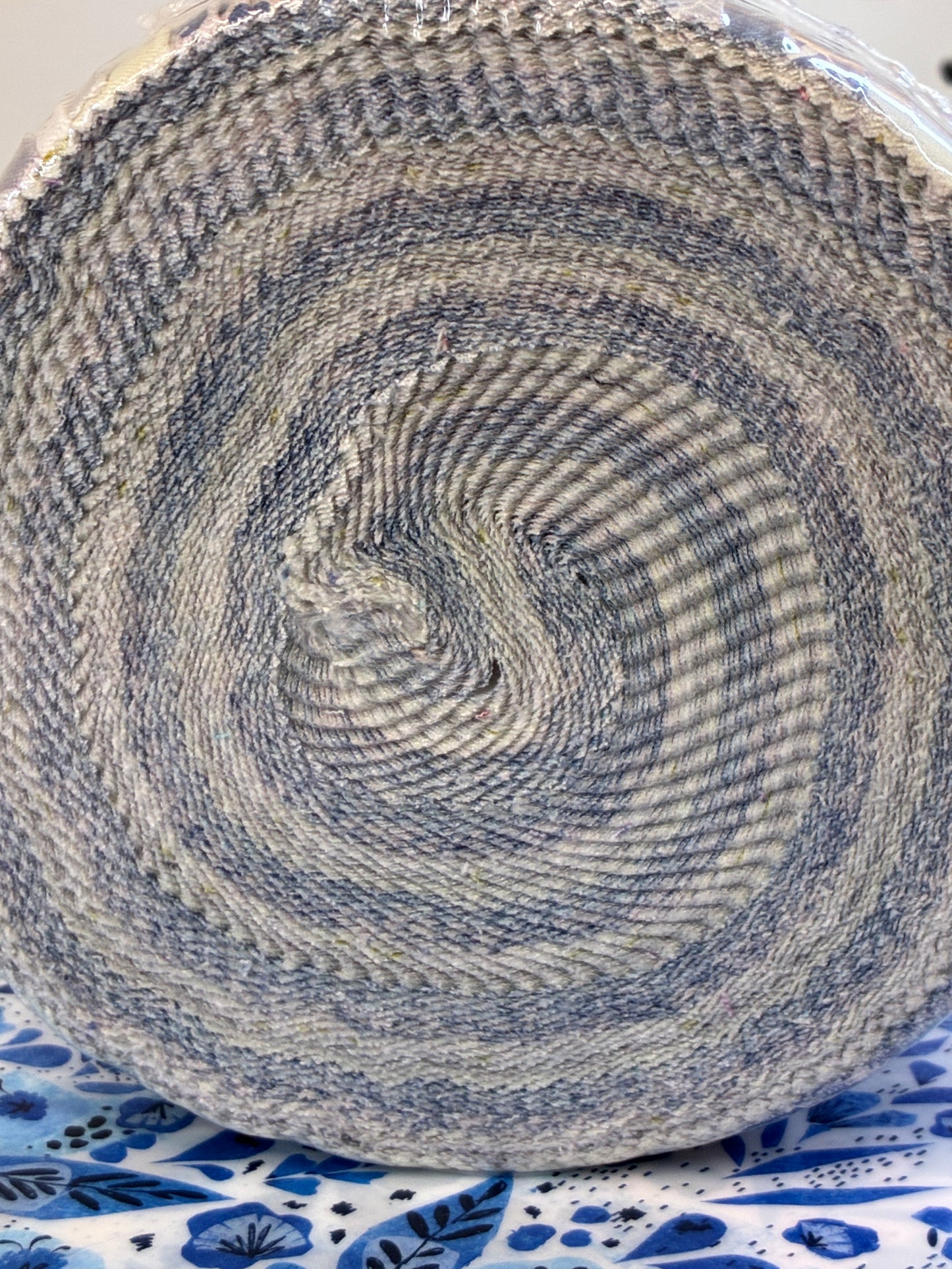 Jelly roll - 40 strips neutrals and blues