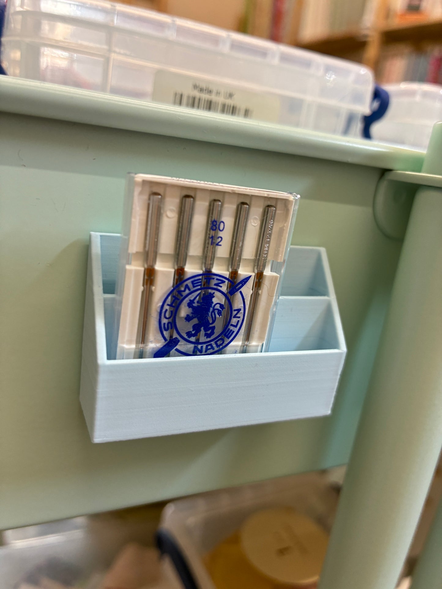 Cutie Keep needle holder