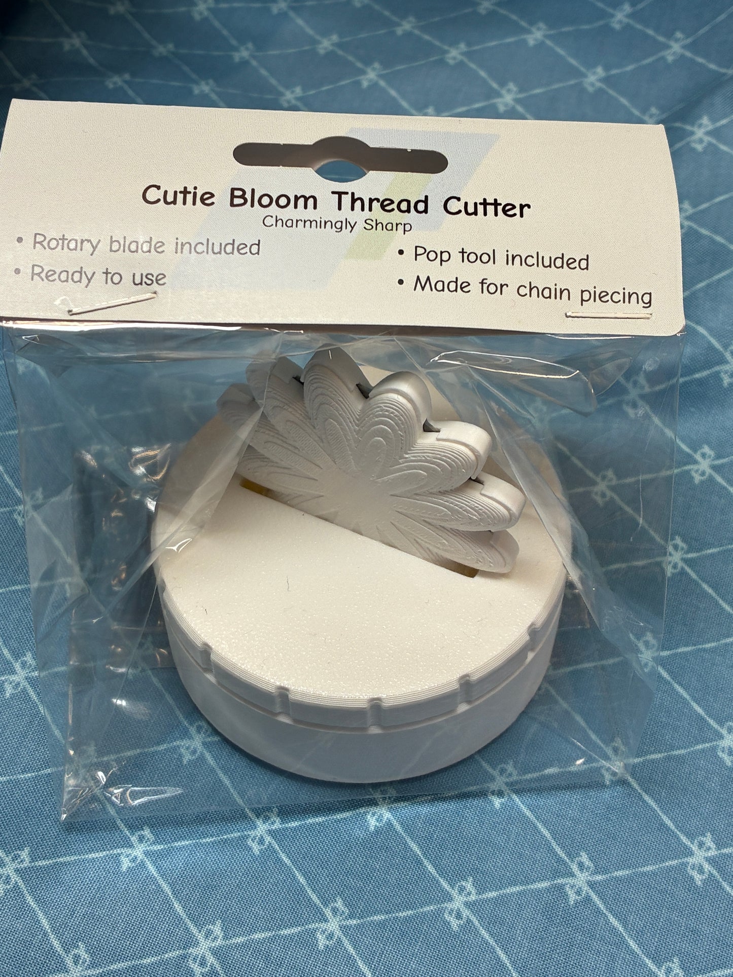 Cutie Bloom Thread Cutter