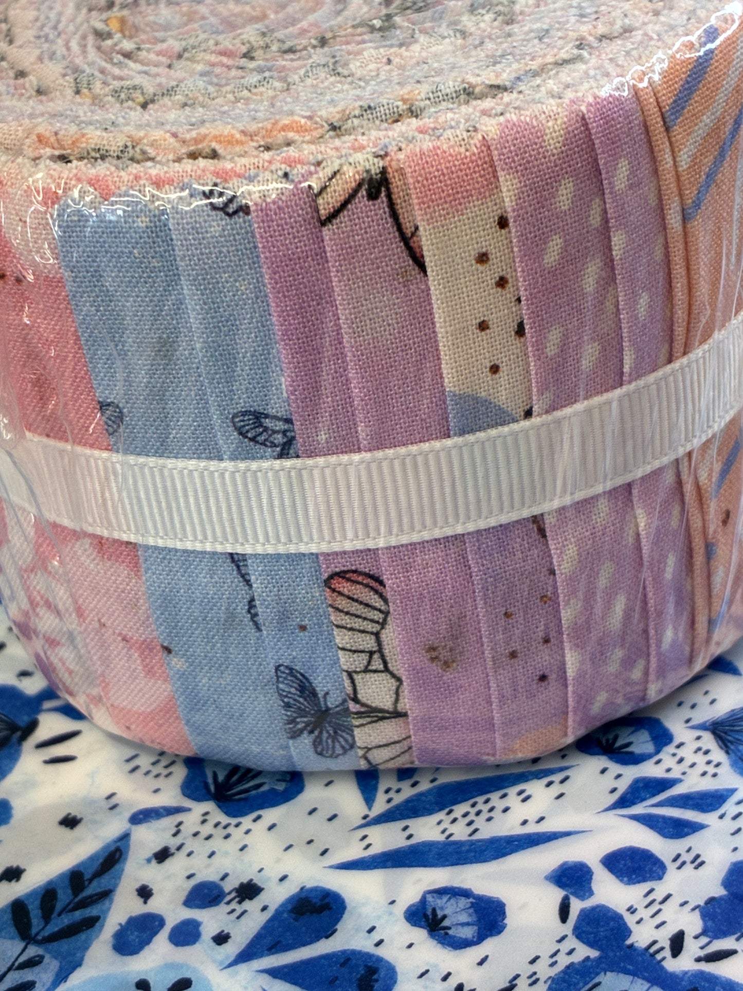 Jelly roll - 20 strips pastel colours