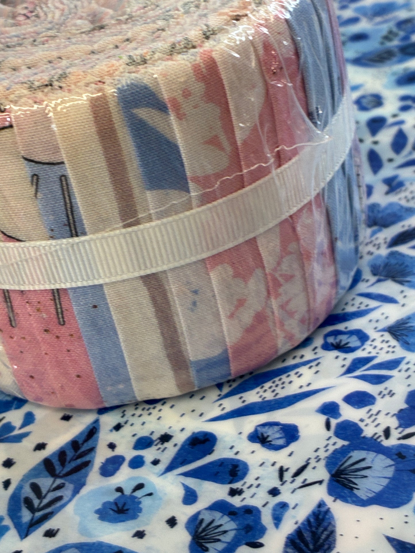 Jelly roll - 20 strips pastel colours