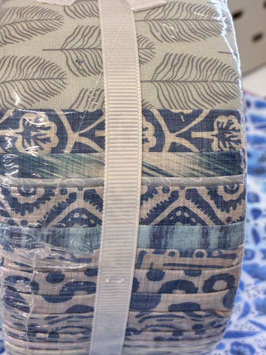 Jelly roll - 40 strips neutrals and blues